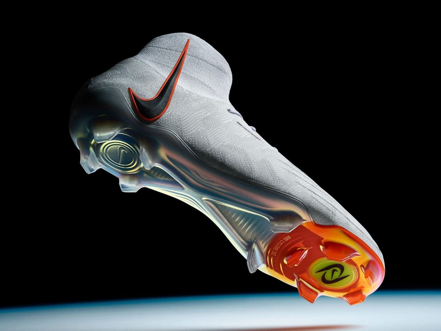 Giày đá bóng Nike Phantom Luna